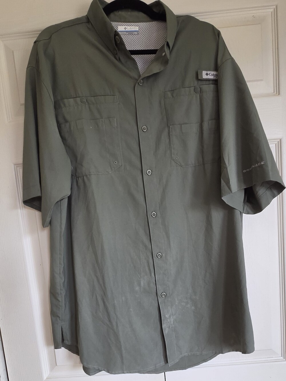Columbia Olive Green Short Sleeve Button-Up Fishing Shirt